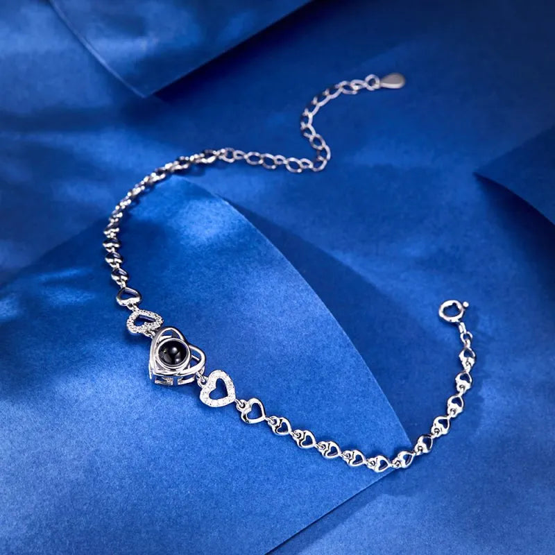 Pulsera Personalizada Con Eslabones De Corazón Y Proyección De Fotos